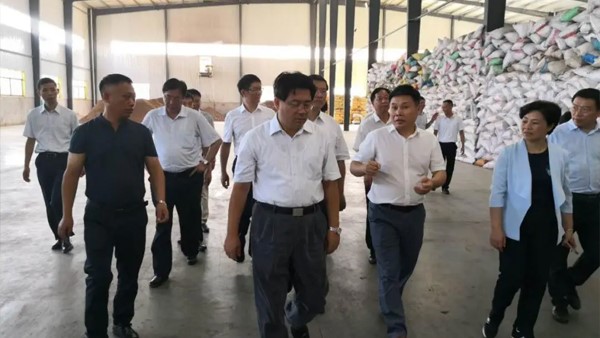 湖南省副省長隋忠誠調研貴太太，稱贊貴太太助力產業扶貧，并鼓勵貴太太爭做行業標桿